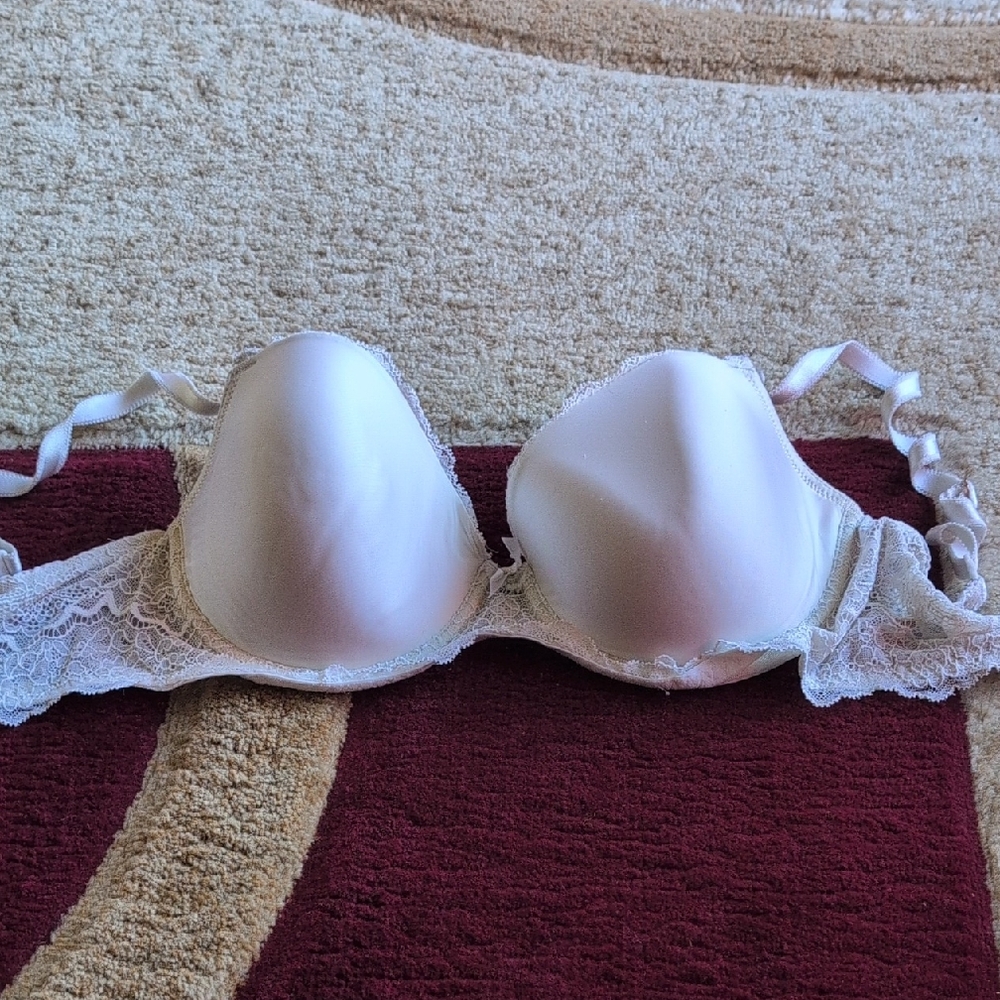 Victoria's Secret White Lace Bra